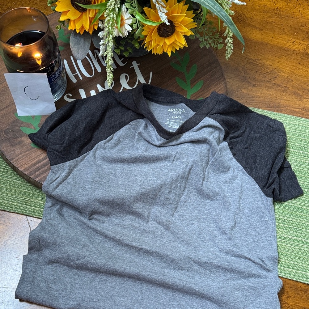 Arizona Jean Company Kids Black and Gray Short Sleeve Tee